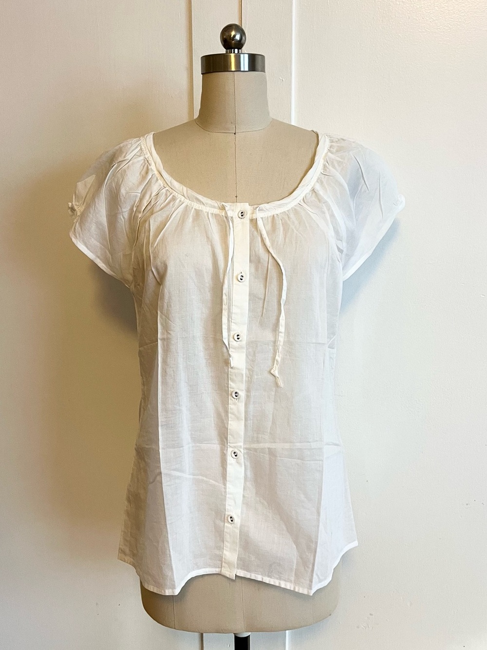 NWT Lucy White Button Down Top